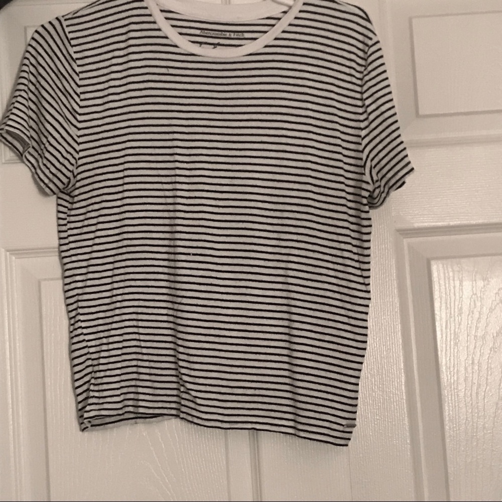 Black and white stripped t shirt